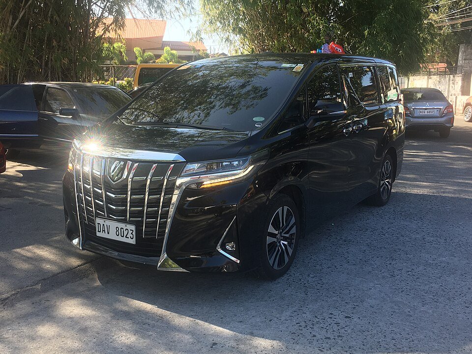 Sewa Toyota Alphard / Vellfire Batam
